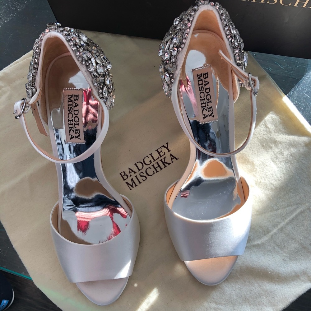 Badgley Mischka Satin Heels - Picture 9 of 10
